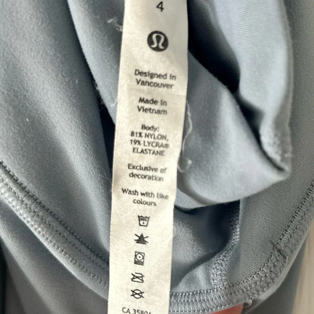Lululemon High-Waisted Leggings - Pwbe Powder Blue Size 4 - Picture 10 of 13